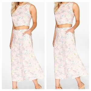 BRAND NEW 2 piece set